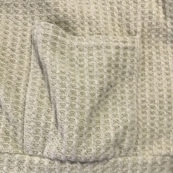 I’m selling a green long sleeve top. - Picture 6 of 6